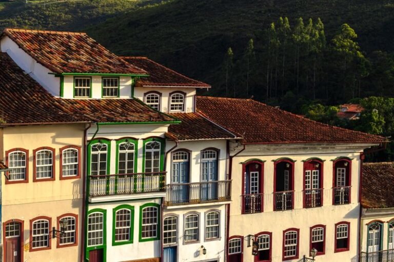 Telhado Colonial RJ: Como Escolher o Modelo Ideal para Sua Casa